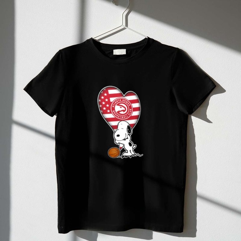 Atlanta Hawks Adorable Snoopy Love Heart 1 T Shirt