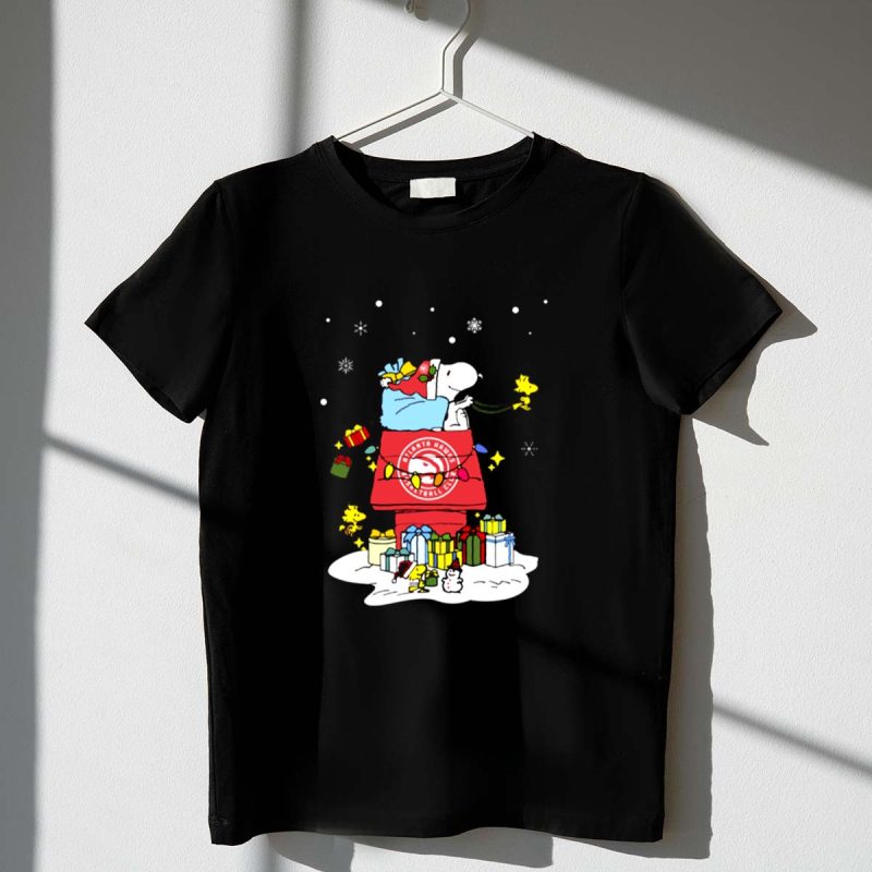 Atlanta Hawks Santa Snoopy Wish You A Merry Christmas 1 T Shirt