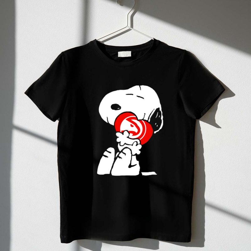 Atlanta Hawks Snoopy Hugging 1 T Shirt