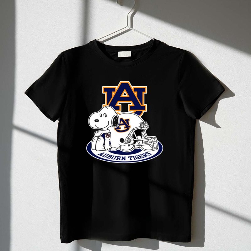 Auburn Tigers Snoopy Au Football Helmet 1 T Shirt.jpg