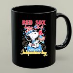 Boston Red Sox Snoopy The Peanuts Happy 4th Of July 1776 American Flag 1 mug.jpg
