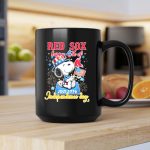 Boston Red Sox Snoopy The Peanuts Happy 4th Of July 1776 American Flag 2 mug.jpg