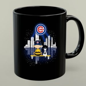 Charlie Brown And Snoopy Dog Watching City Chicago Cubs 1 mug.jpg