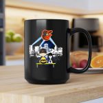 Charlie Brown And Snoopy Watching City Baltimore Orioles 2 mug.jpg