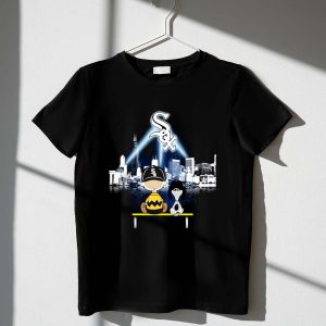 Charlie Brown And Snoopy Watching City Chicago White Sox 1 T Shirt.jpg