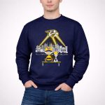Charlie Brown And Snoopy Watching City Nashville Predators 3 Sweatshirt.jpg