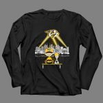 Charlie Brown And Snoopy Watching City Nashville Predators 4 Long Sleeves.jpg