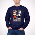 Charlie Brown Denver Broncos touch hand Snoopy Denver Nuggets skyline 3 Sweatshirt