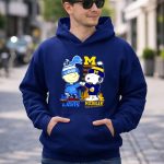 Charlie Brown Detroit Lions vs Snoopy Michigan Wolverines city skyline 8 Hoodie.jpg