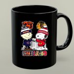 Charlie Brown Fist Bump Snoopy Chicago Bears And Chicago Blackhawks 1 mug.jpg