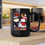 Charlie Brown Fist Bump Snoopy Chicago Bears And Chicago Blackhawks 2 mug.jpg