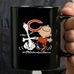 Charlie Brown Snoopy Chicago Bears Dance 3 mug.jpg