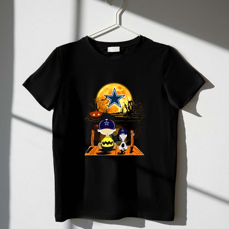 Charlie Brown And Snoopy Dallas Cowboys Halloween Moon Scene 1 T Shirt
