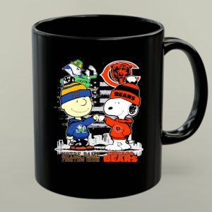 Charlie Brown and Snoopy x Chicago Bears Notre Dame Fighting Irish 1 mug.jpg