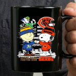 Charlie Brown and Snoopy x Chicago Bears Notre Dame Fighting Irish 3 mug.jpg