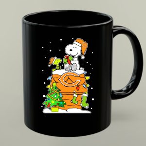 Chicago Bears Snoopy Christmas Ensemble 1 mug.jpg