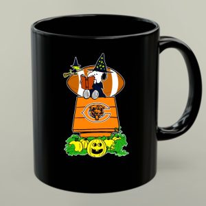 Chicago Bears Snoopy Halloween Witch Football Pumpkin House 1 mug.jpg