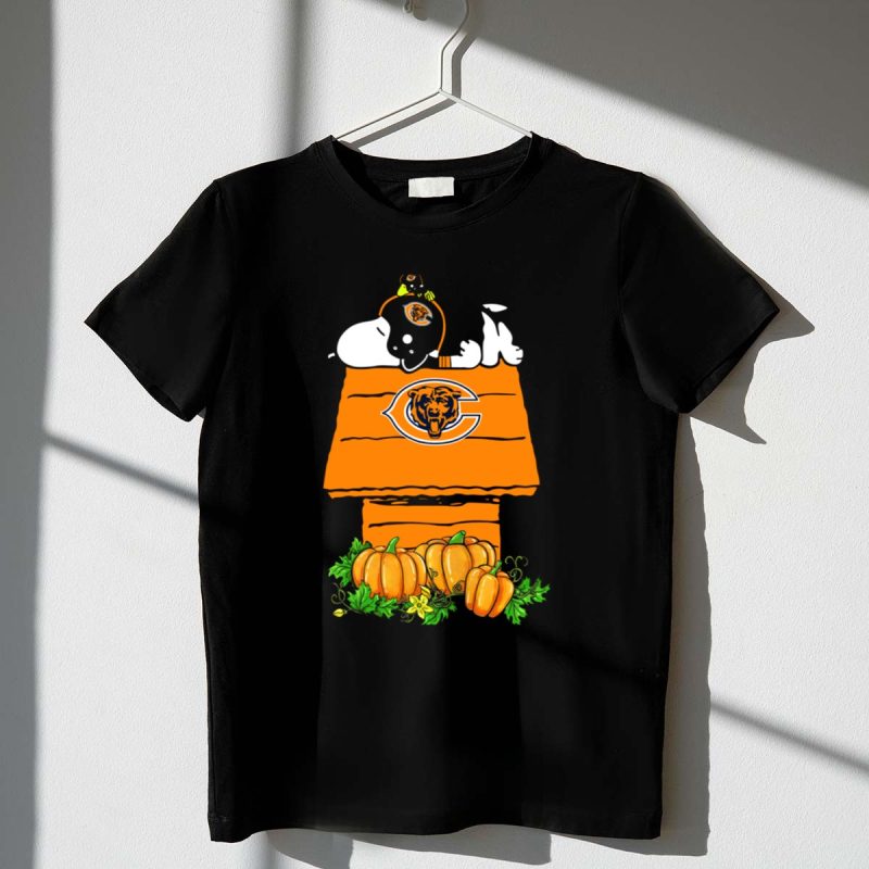 Chicago Bears Snoopy And Pumpkins House 1 T Shirt
