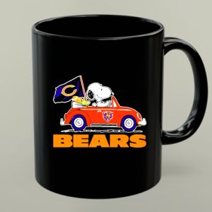 Chicago Bears Snoopy and Woodstock Driving Car with Flag 1 mug.jpg