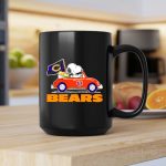 Chicago Bears Snoopy and Woodstock Driving Car with Flag 2 mug.jpg