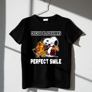 Chicago Blackhawks Snoopy Perfect Smile Hockey Shirt
