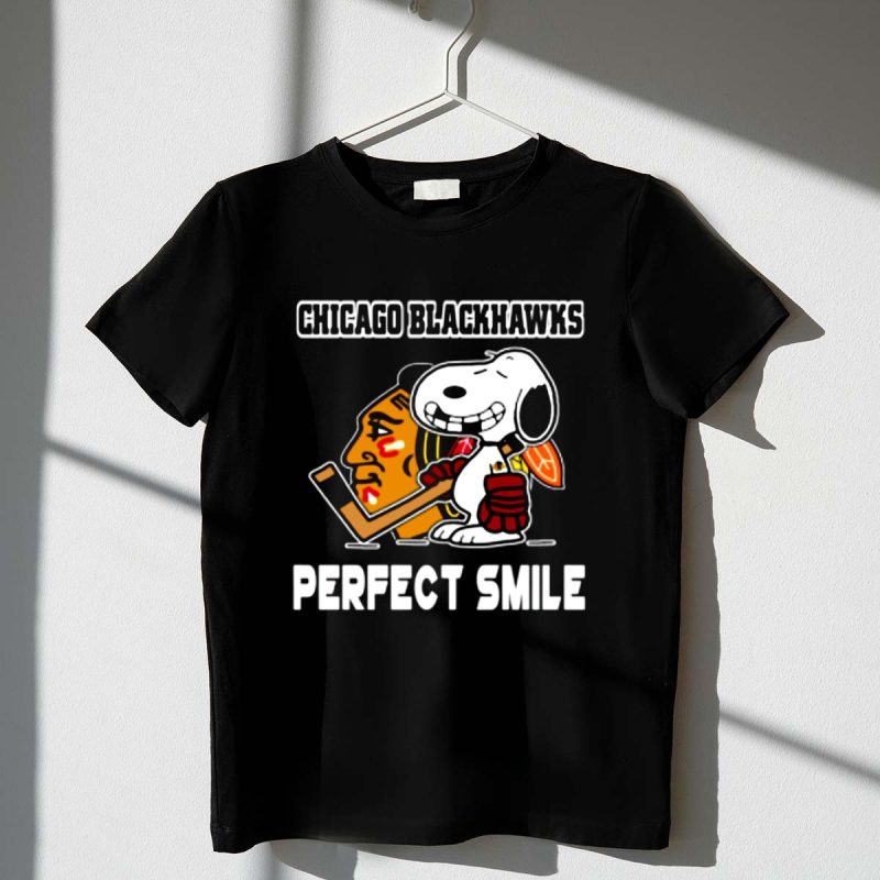 Chicago Blackhawks Snoopy Perfect Smile Hockey 1 T Shirt