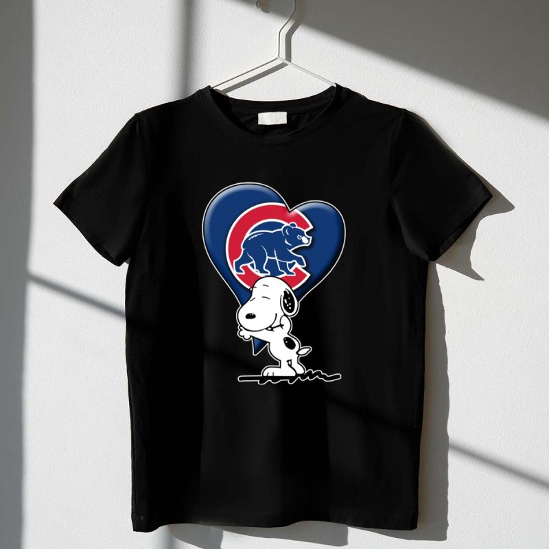 Chicago Cubs Snoopy Heart Hug 1 T Shirt