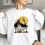Chicago White Sox Snoopy X Charlie Brown Sit Under Moon Peanuts Halloween 9 Sweatshirt.jpg