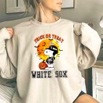 Chicago White Sox Snoopy trick or treat Halloween 3 Sweatshirt.jpg