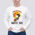 Chicago White Sox Snoopy trick or treat Halloween 4 Long Sleeves.jpg