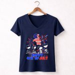 Chicago White Sox x Snoopy happy 4th of July 5 Womens V Neck.jpg
