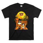 Cincinnati Bengals Snoopy and Charlie Brown Pumpkin Halloween Night Scene T Shirt 6