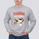 Clemson Tigers Makes Me Drink Beer Snoopy and Woodstocks 6 Long Sleeves.jpg