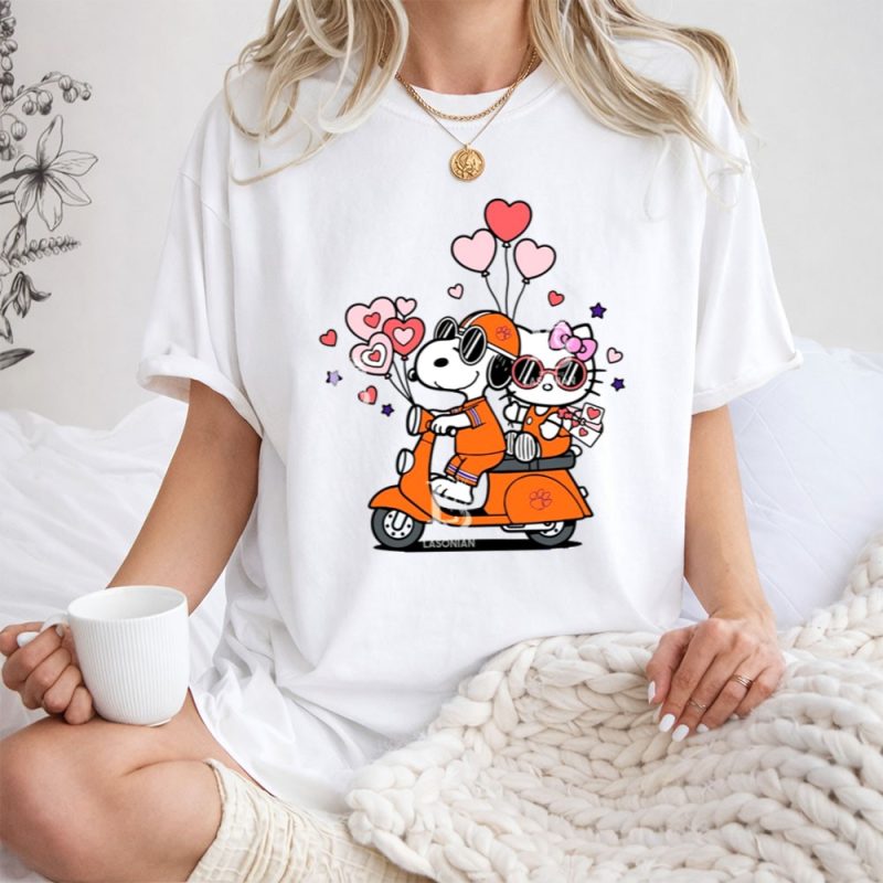 Clemson Tigers Snoopy And Hello Kitty Valentine 1 T Shirt.jpg