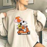 Clemson Tigers Snoopy and Woodstock Valentine 3 Sweatshirt.jpg