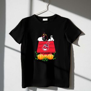 Cleveland Indians Snoopy Pumpkin House 1 T Shirt.jpg