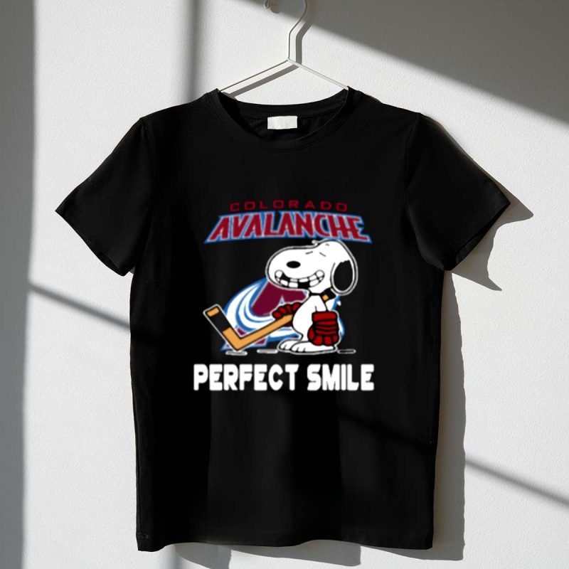 Colorado Avalanche Snoopy Perfect Smile The Peanuts 1 T Shirt.jpg