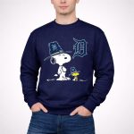 Detroit Tigers Snoopy Woodstock Pilgrim Hats 3 Sweatshirt.jpg