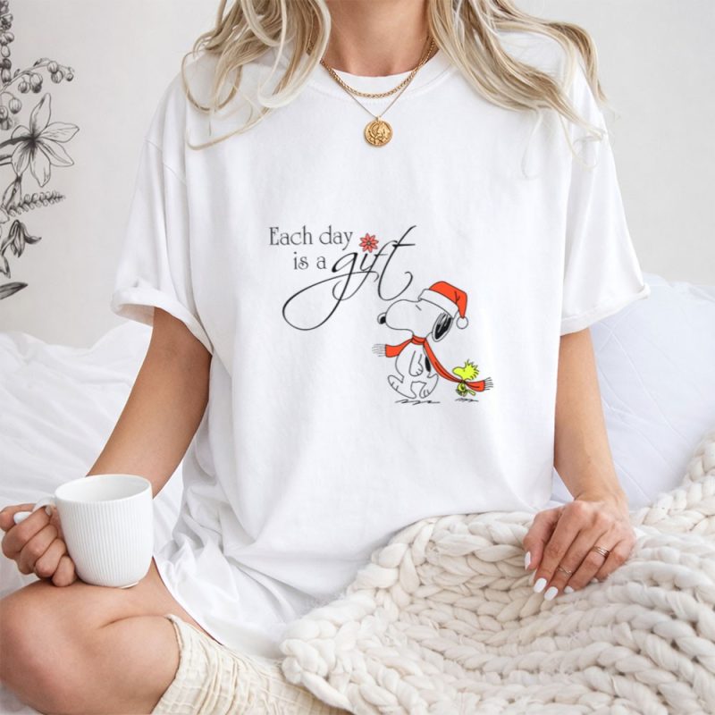 Each Day Is A Gift Snoopy Santa Hat Woodstock Peanuts Movie 1 T Shirt 1.Jpg