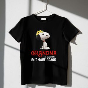 GRANDMA Like a Mom But More Grand Snoopy Sunflower Crown 1 T Shirt
