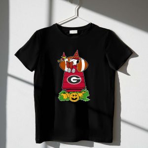 Georgia Bulldogs Snoopy Read Books Halloween Witch Doghouse Football 1 T Shirt.jpg