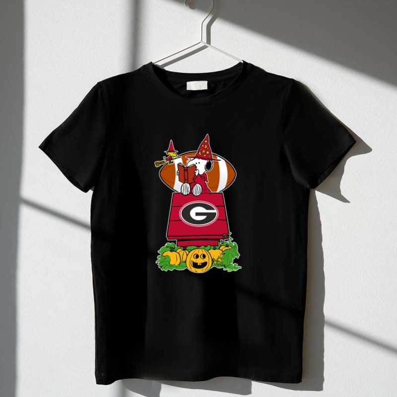 Georgia Bulldogs Snoopy Read Books Halloween Witch Doghouse Football 1 T Shirt.jpg