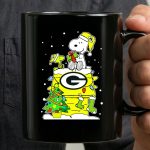 Green Bay Packers Christmas With Snoopy And Woodstock 3 mug.jpg