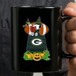 Green Bay Packers Halloween Snoopy And Woodstock Witch Reading Books Pumpkins 3 mug.jpg