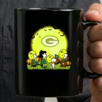 Green Bay Packers Snoopy Halloween Moon Pumpkins 3 mug.jpg