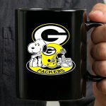 Green Bay Packers Snoopy Helmet 3 mug.jpg