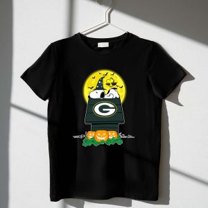 Green Bay Packers Snoopy Woodstock Halloween Moon Pumpkins 1 T Shirt