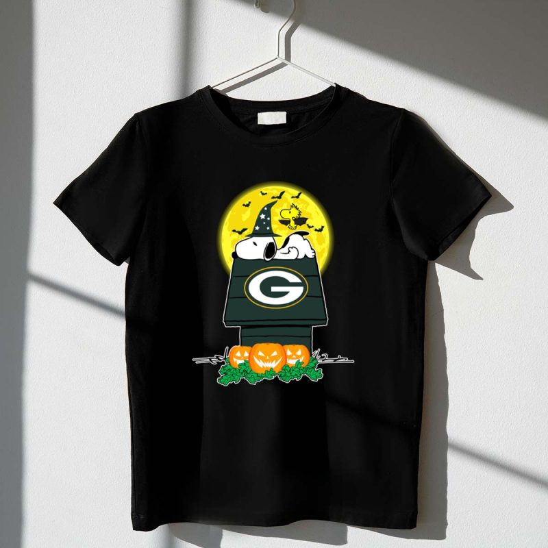 Green Bay Packers Snoopy Woodstock Halloween Moon Pumpkins 1 T Shirt