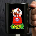 Halloween Philadelphia Phillies Snoopy Witch Hat Pumpkin Peanuts Baseball 3 mug.jpg