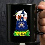Houston Astros Halloween Snoopy And Woodstock Wizards Jack O Lantern Moon Baseball 3 mug.jpg